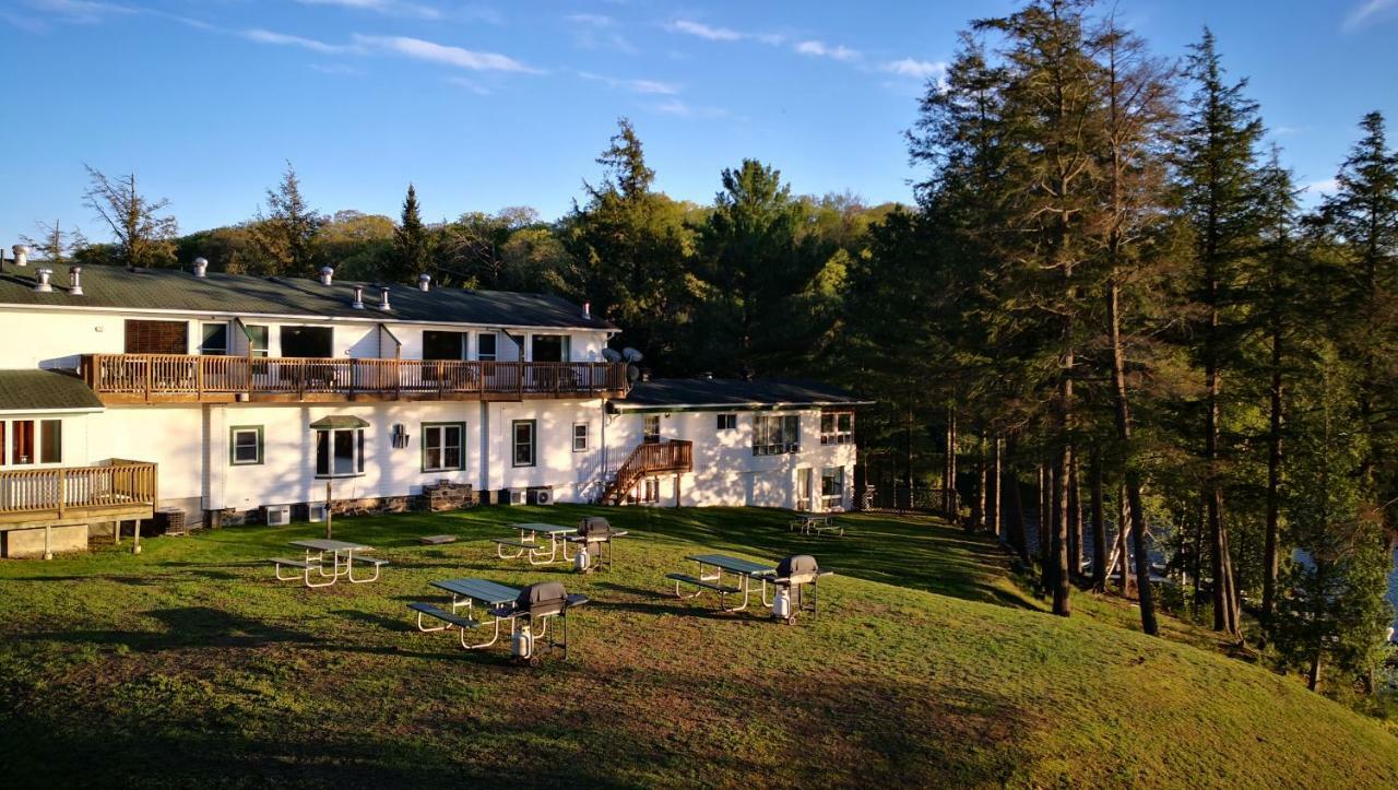 Sunny Point Resort Resort Otter Lake